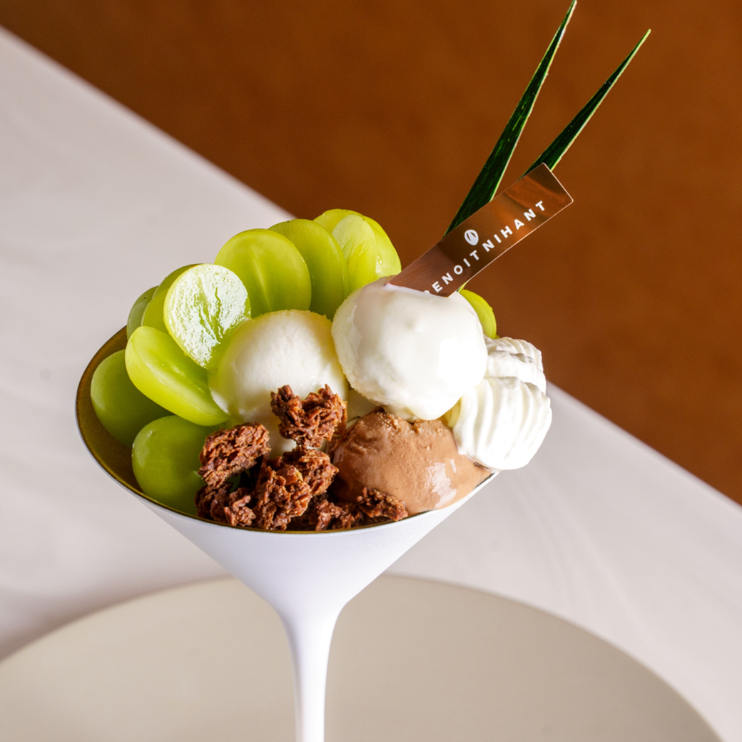 シャインマスカットパフェ」発売のお知らせ｜ブノワ・ニアン（BENOIT